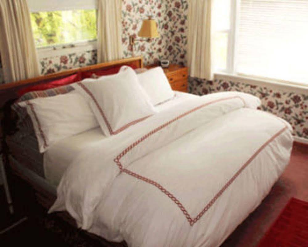 Sugartree Inn Warren Extérieur photo